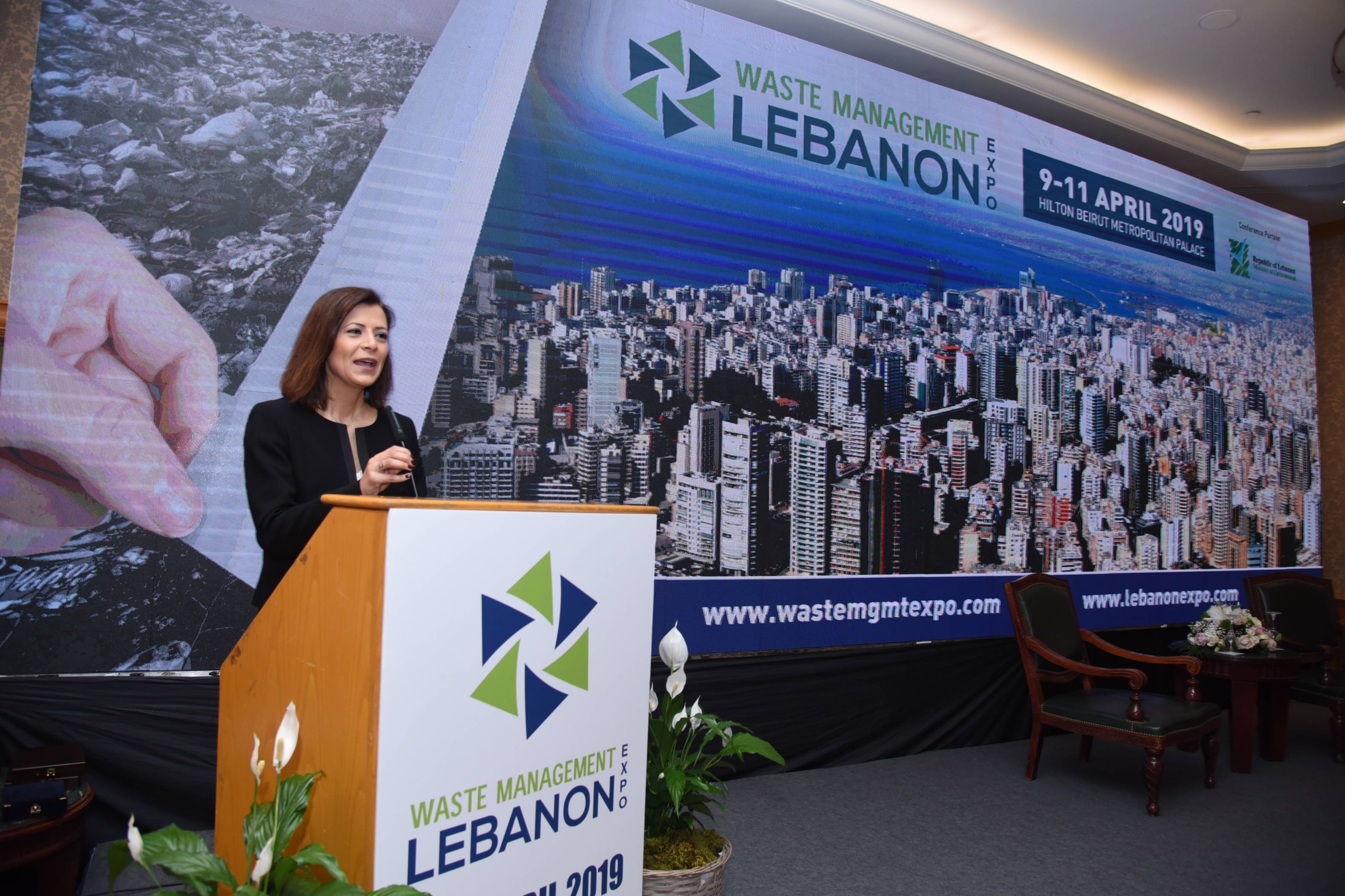 Knowledge-driven conference stage